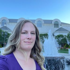 Meet your Posher, Alicia